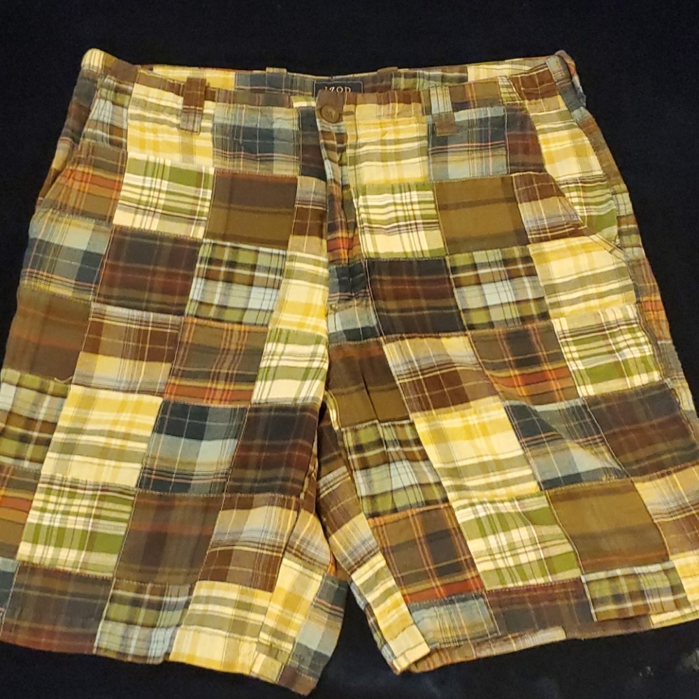 Mens Izod board shorts -size 34